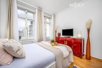 Byt 3+1 s atmosférou klasických Vinohrad nabízí příjemné byd