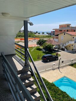 PRIVLAKA, apartmány pro 3 až6 osob, 1-2 ložnice, každá s man