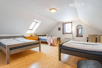 Nabízíme ke koupi prostorný zděný komerční objekt ve vyhledá