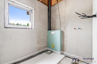 Ve výhradním zastoupení vám nabízím k prodeji moderní řadový