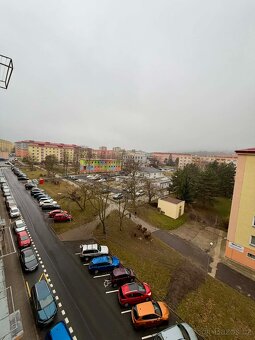 Nabízíme k prodeji slunný byt 3+1 v osobním vlastnictví v ce