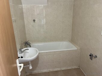 Nabízíme k prodeji ideální 1/2 bytového domu, 18 bytových je
