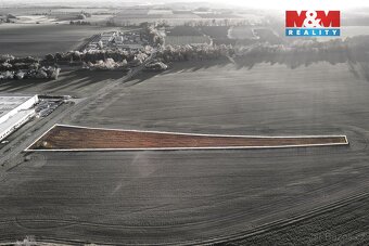 Prodej komerčního pozemku o cellové výměře 8778 m2, v Kostěn