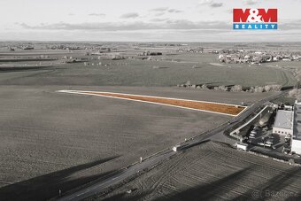 Prodej komerčního pozemku o cellové výměře 8778 m2, v Kostěn