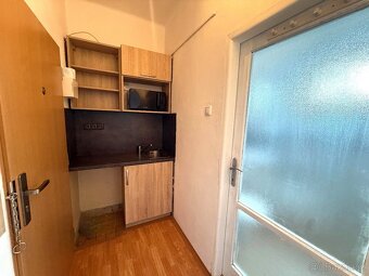 Nabízíme k pronájmu bytovou jednotku 1+kk o výměře 20 m2. So