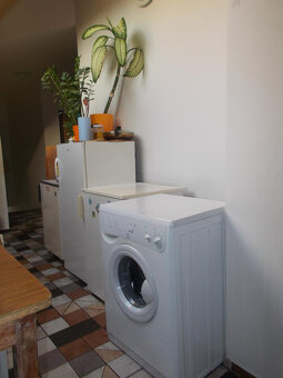 Pronajmu apartmán v rodinném domě v Praze 4, Modřanech vhodn