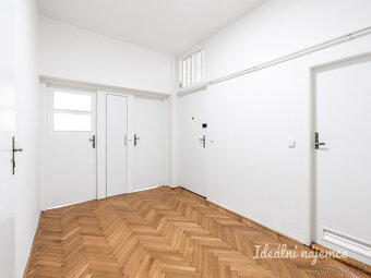 K dlouhodobému pronájmu nabízíme moderní a světlý byt 3+kk v