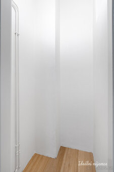 K dlouhodobému pronájmu nabízíme moderní a světlý byt 3+kk v