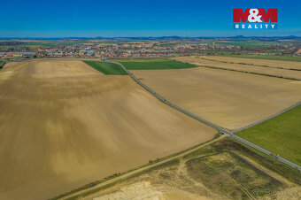 Prodej ideální 1/2 z 17 935 m² orné půdy v Benátkách nad Jiz