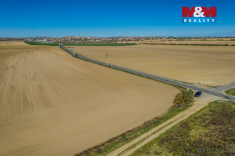 Prodej ideální 1/2 z 17 935 m² orné půdy v Benátkách nad Jiz