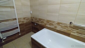 Nabízím k pronájmu prostorný a světlý byt 3+1, který se nach