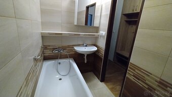 Nabízím k pronájmu prostorný a světlý byt 3+1, který se nach