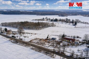 Nabízíme k prodeji stavební pozemek o výměře 1 340 m² v obci