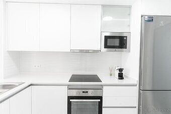 Představte si, že otevřete dveře svého nového penthousu v El