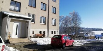 Byt ve zděné bytovce 9 km od Lipna. Pronájem bytu ve 3. podl