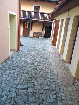 Pronájem prostorného 76 m2 velkého nového bytu ve druhém pat