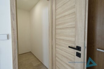 Nabízíme k pronájmu světlý byt 1+1 o ploše 36 m², situovaný 