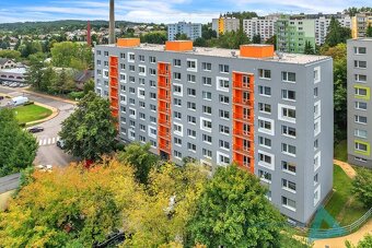 Nabízíme k pronájmu světlý byt 1+1 o ploše 36 m², situovaný 