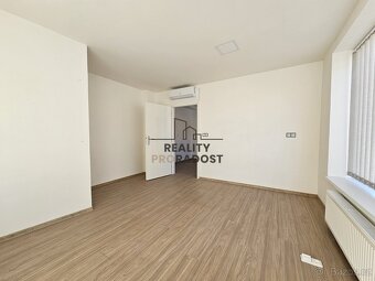 Nabízíme k pronájmu jedinečný ateliér o dispozici 2+1 a veli