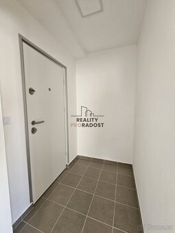 Nabízíme k pronájmu jedinečný ateliér o dispozici 2+1 a veli