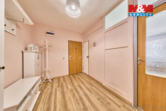 Nabízíme k prodeji prostorný byt 2+1 o užitné ploše 62 m² s 