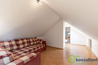 Ev.č. 01010 Nabízíme k prodeji velmi prostorný byt o dispozi