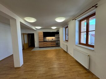 Nabízíme prostory k bydlení 2KK s označením 4D o výměře (66m
