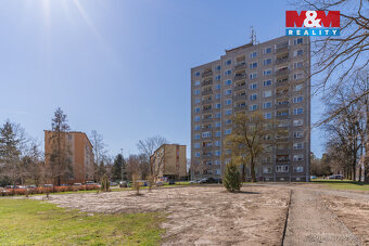 Prostorné bydlení s krásným výhledem a dostatkem světla ve v