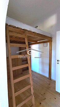 Nabízíme k pronájmu byt o dispozici 2+kk s obytnou plochou c