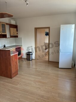 Nabízíme k pronájmu světlý a moderní byt 2+kk s celkovou plo