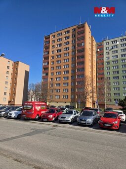 Nabízíme k prodeji světlý družstevní byt 1+kk o užitné ploše