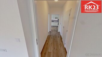 Ev.č. 02008 Prodej bytu 3+kk s balkonem v klidné části obce 
