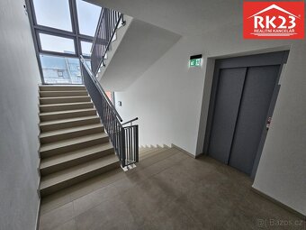 Ev.č. 02007 Prodej bytu 3+kk s balkonem v klidné části obce 