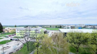 Prostorný byt 3+1 s balkonem, 72,6 m² – Chropyně
Hledáte pro