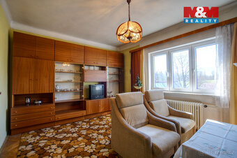 Nabízíme k prodeji prostorný rodinný dům o dispozici 5+2 a u