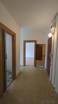 Nabízíme k pronájmu byt o dispozici 2+1 s balkonem a výměře 