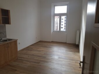 Pronájem bez RK -dlouhodobý byt 2+kk ,60m2 , 3.p. u metra Hr
