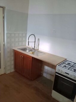 Nabízíme k pronájmu velice prostorný byt 4+1 - všechny místn