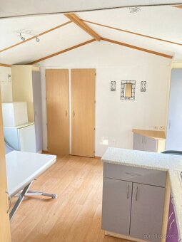 Nabízíme k prodeji mobilní dům IRM 282 o rozměrech 8 x 4m. F