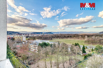 Nabízíme byt 3+1 (užitná plocha 62 m²) v Mostě, který se nac