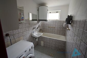 Nabízíme k prodeji rodinný dům se slunným pozemkem o celkové