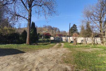 Ev.č. 27017 K prodeji chata v klidné části města, na ulici H