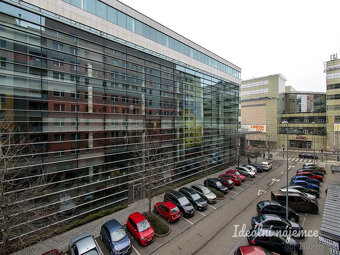 K dlouhodobému podnájmu nabízíme moderní a prostorný byt o d