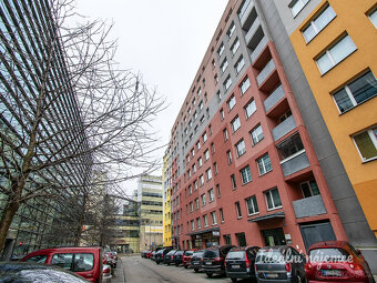 K dlouhodobému podnájmu nabízíme moderní a prostorný byt o d