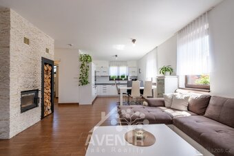 Ev.č. 69436 Exkluzivně nabízíme moderní rodinný dům 6+kk s g
