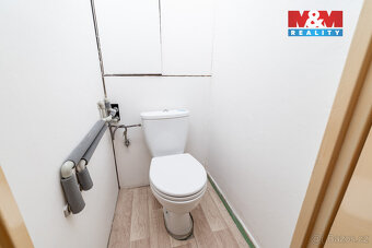 Nabízíme k prodeji slunný byt 1+1 o užitné ploše 37 m² v kli