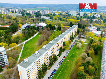 Nabízíme k prodeji slunný byt 1+1 o užitné ploše 37 m² v kli