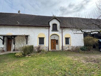Nabízím k pronájmu prostorný byt 3+kk o velikosti 86 m² v řa