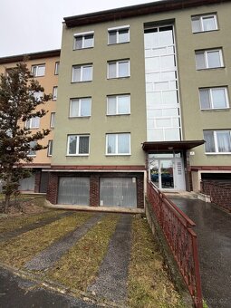 Nabízím k pronájmu garáž v bytovém domě, Vlárská 18, Brno. G