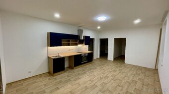 Nabízím k pronájmu krásný zrekonstruovaný byt o dispozici 3+